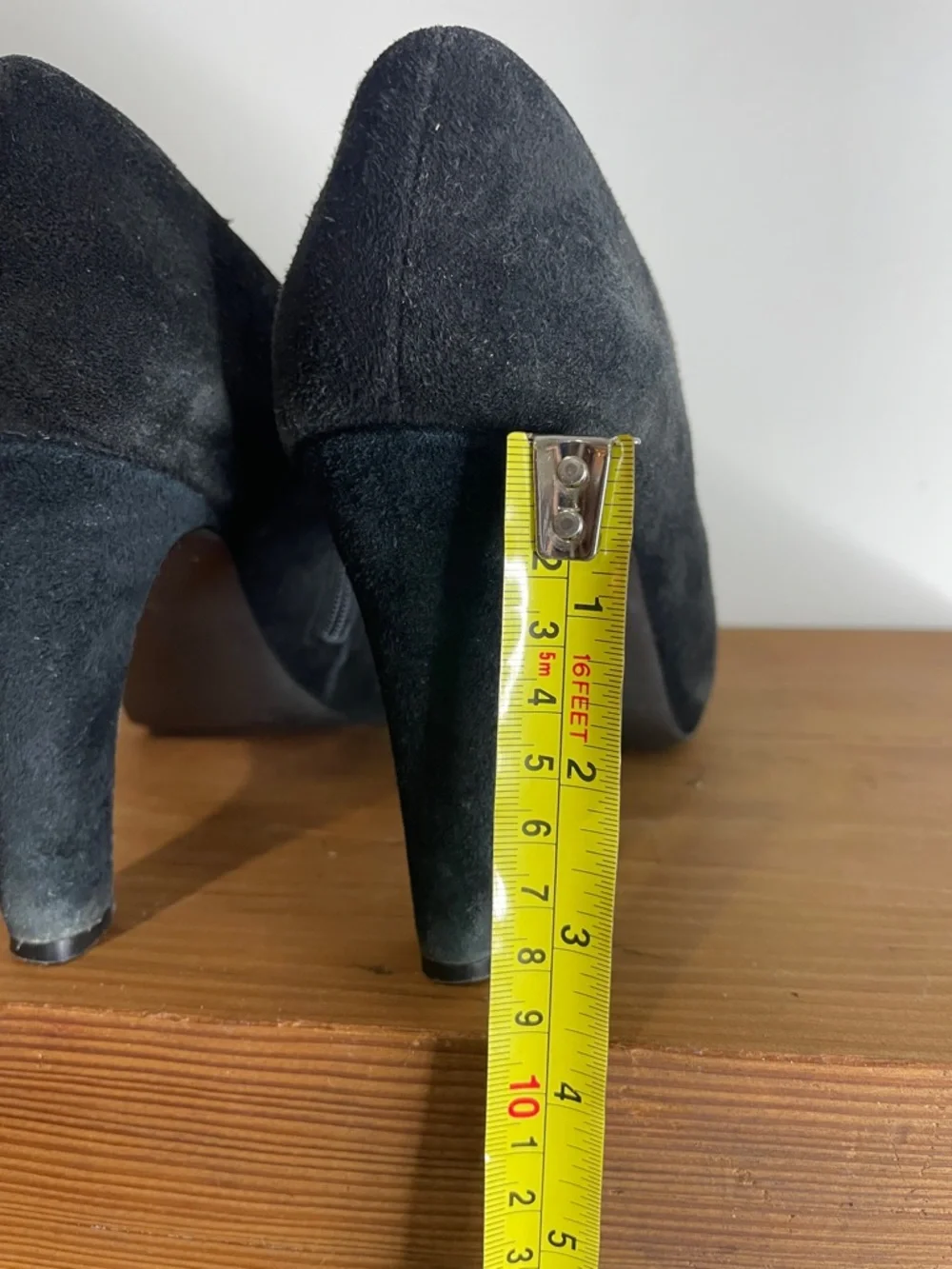 🍉 Tahari Black Suede High Heel Booties